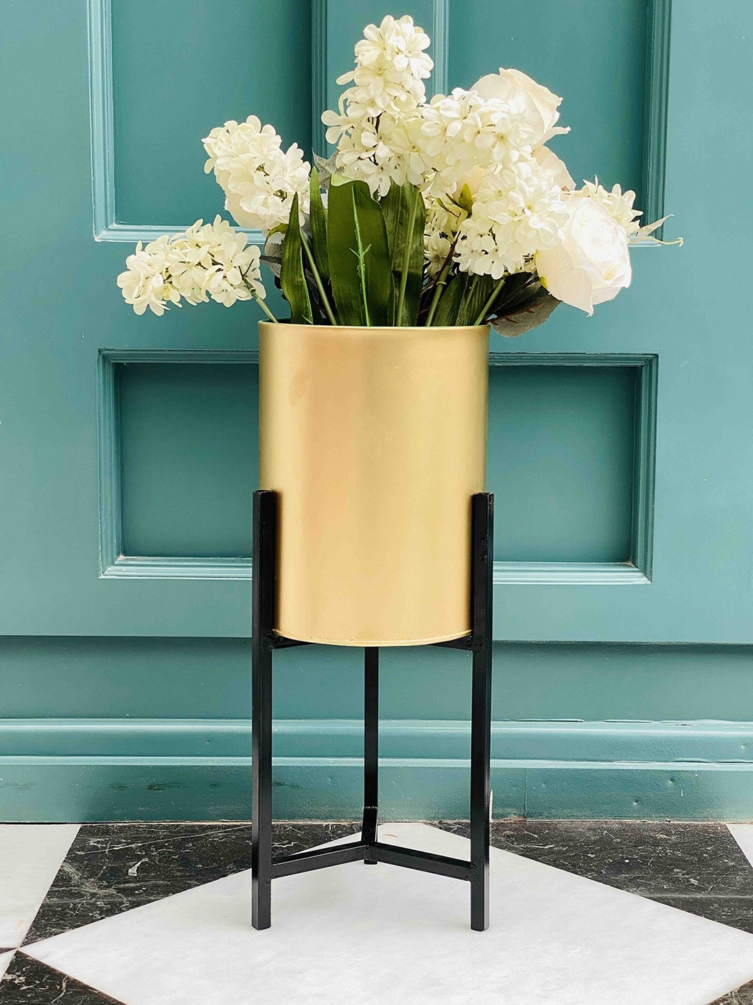 

Folkstorys Gold-Toned Solid Planters