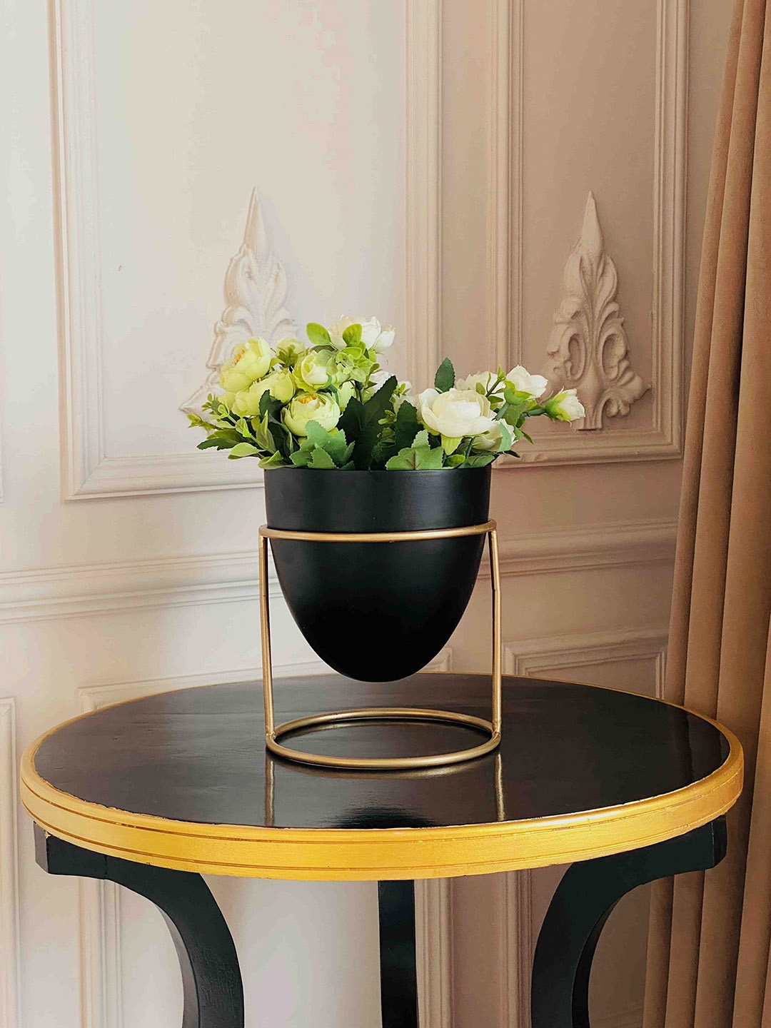 

Folkstorys Gold-Toned Solid Small Planters