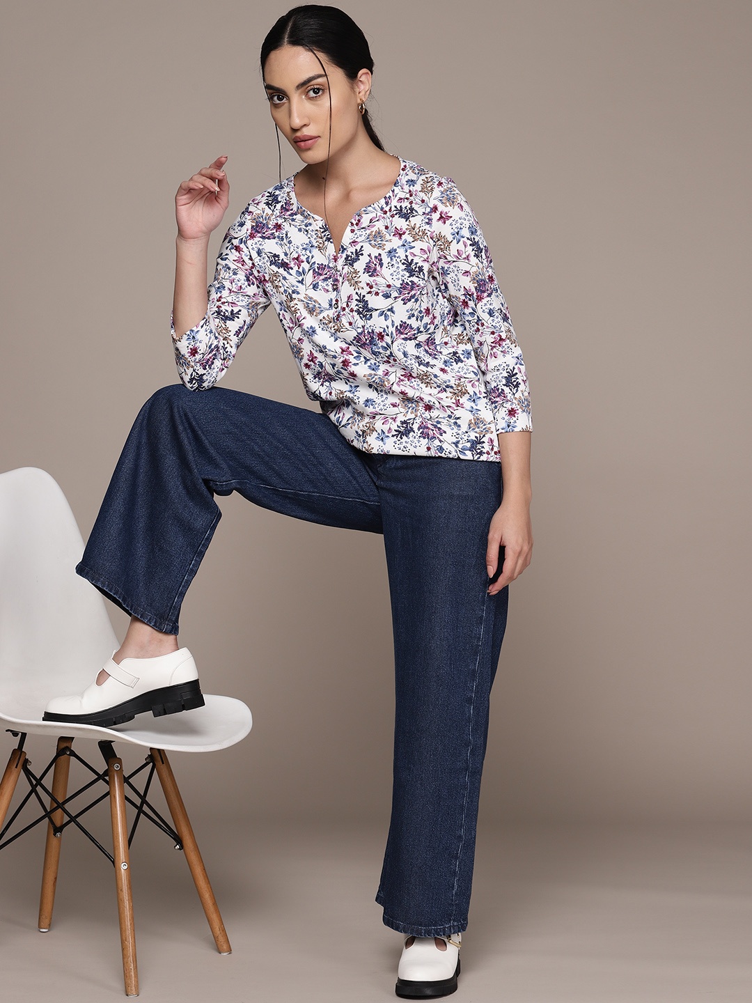 

Macy's Karen Scott Women White & Navy Blue Floral Printed T-shirt