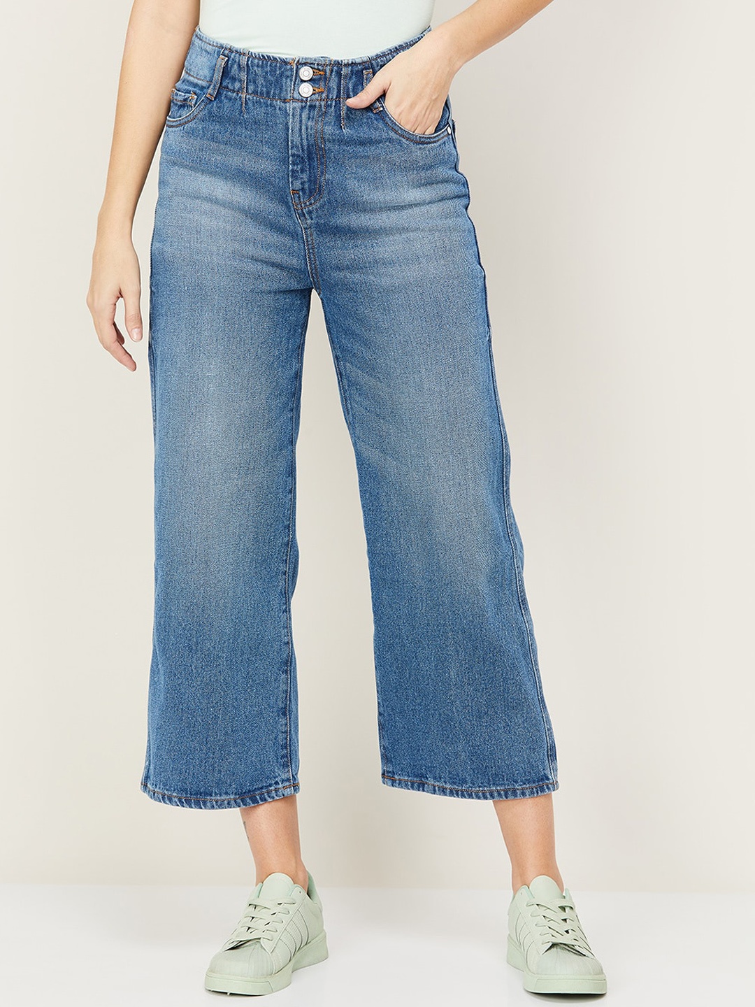 

Ginger by Lifestyle Women Blue Flared Light Fade Stretchable Jeans
