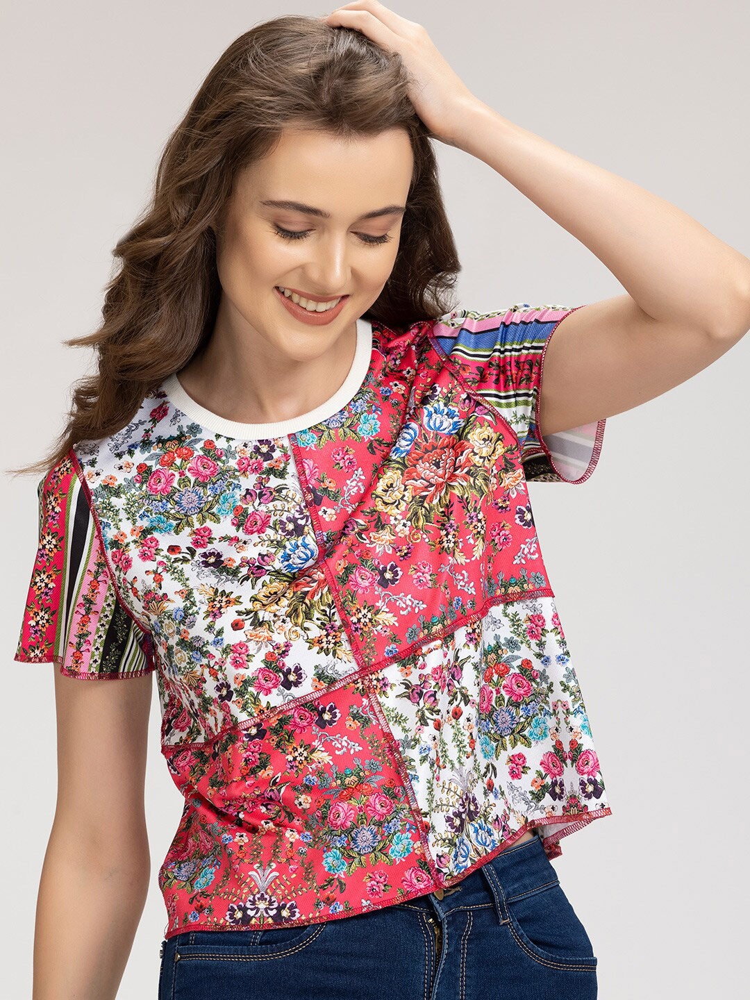 

SHAYE Pink & White Boxy Floral Printed Crop Top