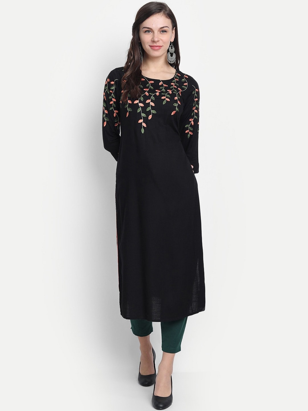 

fabGLOBAL Women Black & Peach-Coloured Yoke Design Floral Embroidered Thread Work Kurta