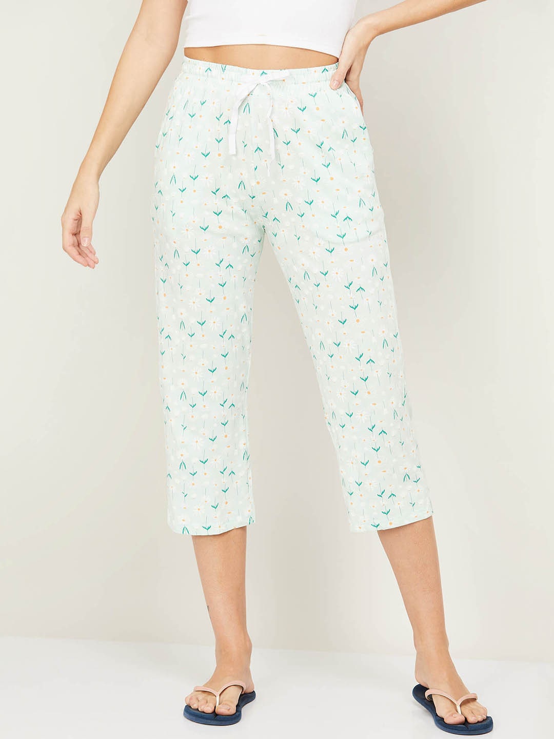 

Ginger by Lifestyle Women Floral Print Cotton Lounge Capri, Green
