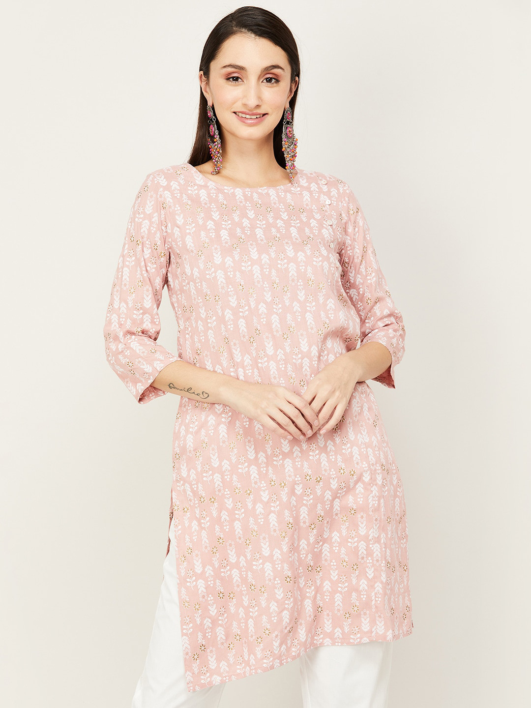 

Melange by Lifestyle Women Peach-Coloured & White Ethnic Motifs Printed Kurta
