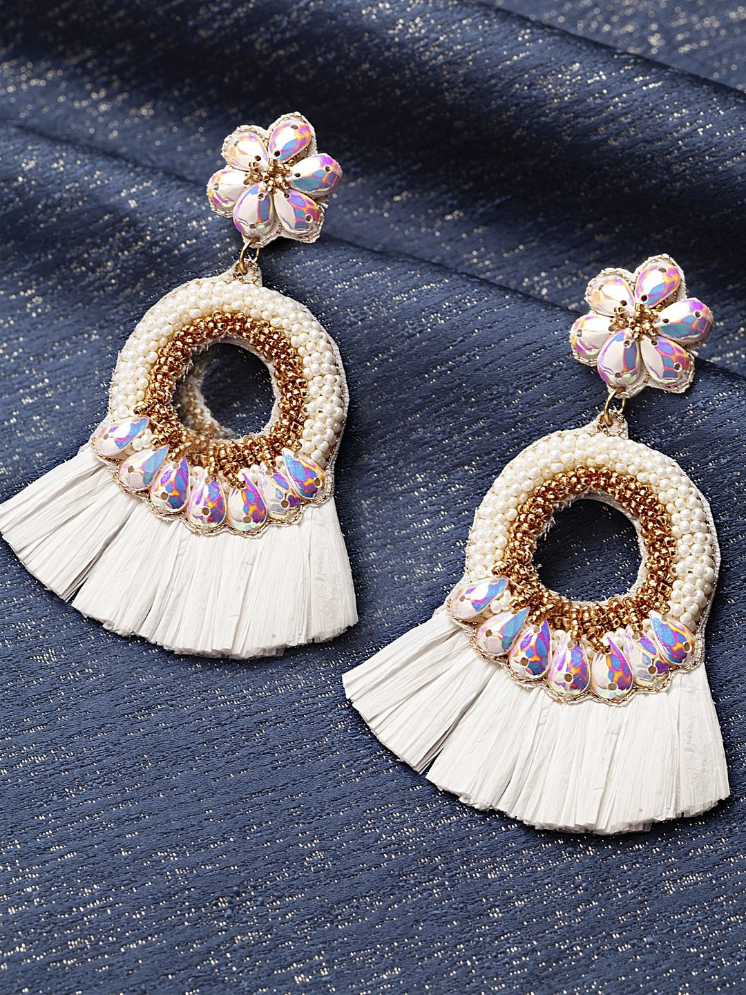 

Sangria Women White & Gold-Toned Artificial Stones Contemporary Drop Earrings