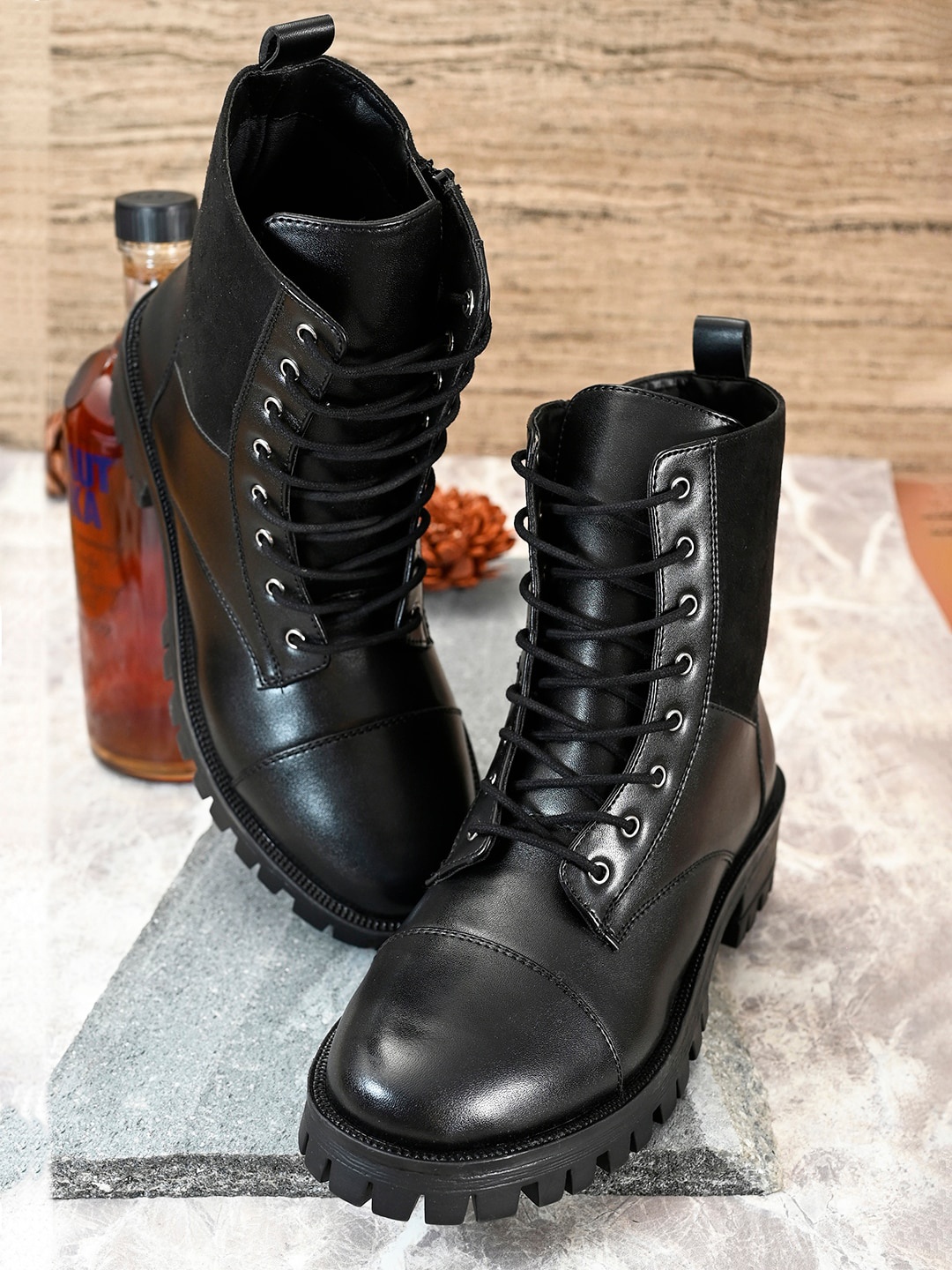 

Roadster Women Black Solid Chelsea Boots