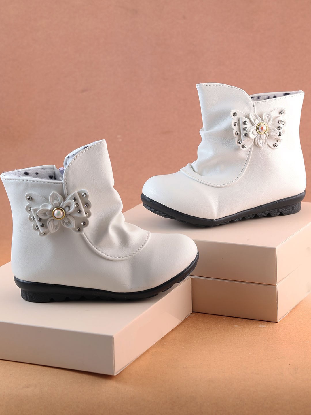 

PASSION PETALS Girls White Winter Boots