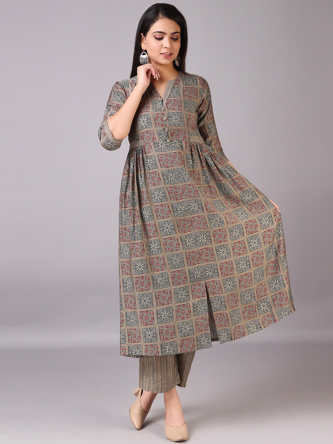

V TRADITION Women Grey Ethnic Motifs Printed Pleated Kurti with Trousers