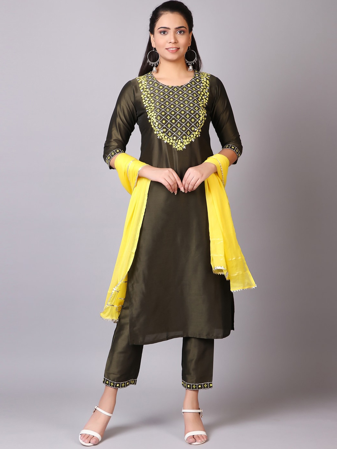 

V TRADITION Women Green Yoke Design Tiered Kurti with Trousers & With Dupatta