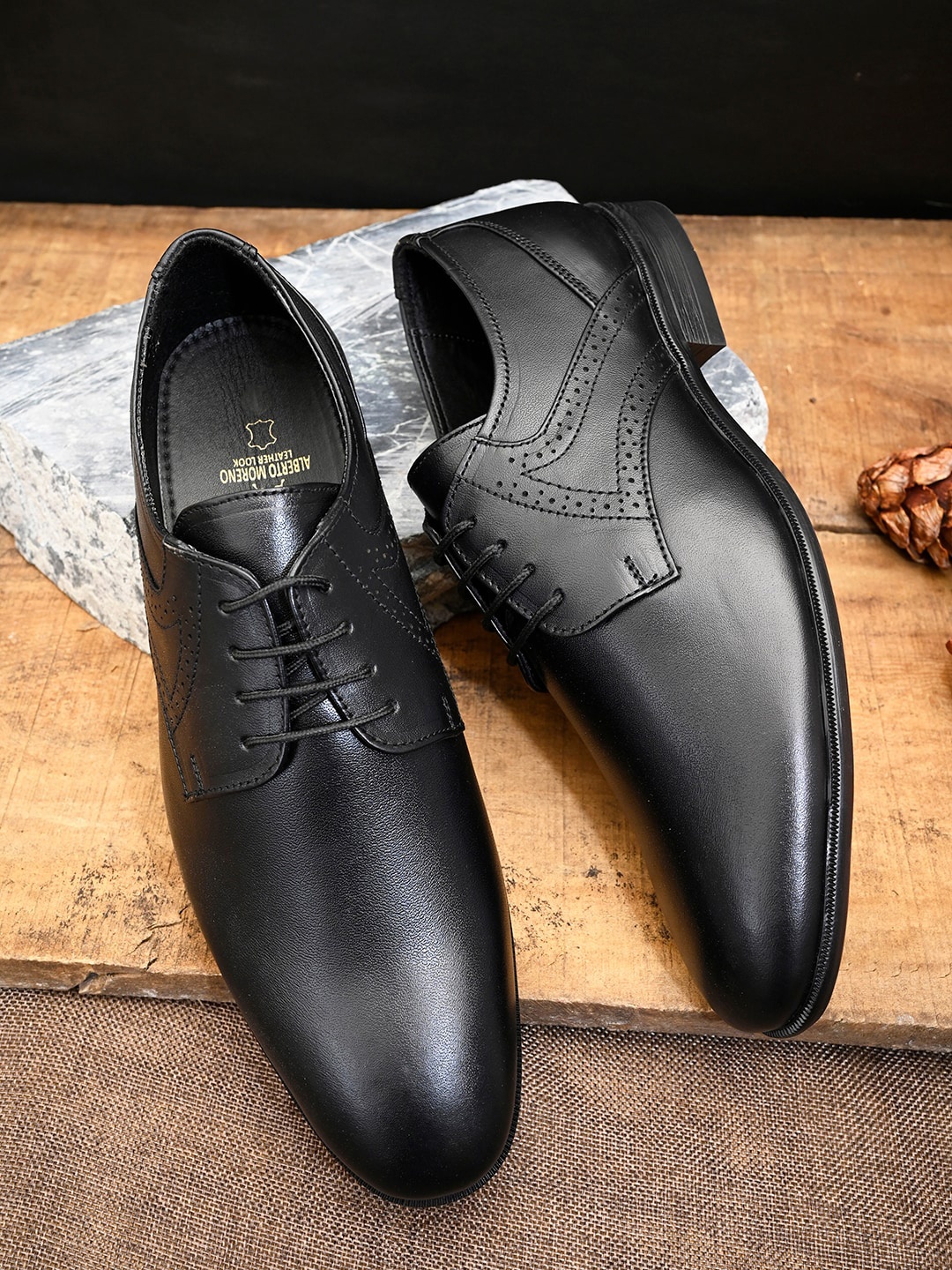 

ALBERTO MORENO Men Black Solid Leather Formal Derbys