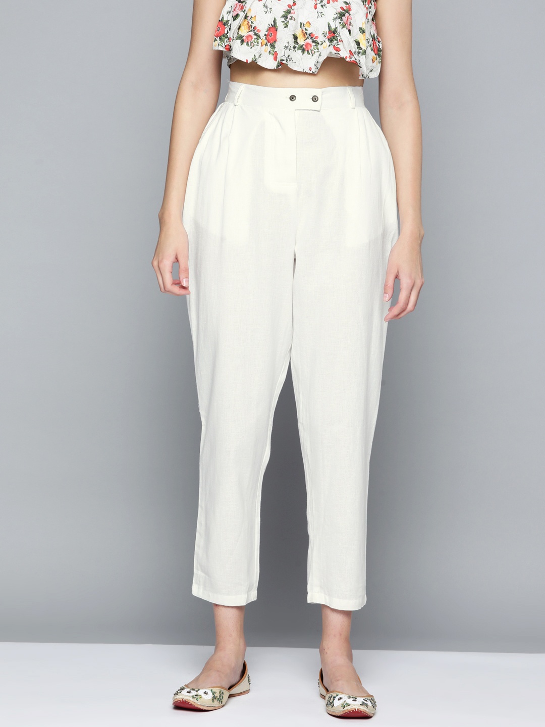 

HERE&NOW Women White Solid Pleated Trousers