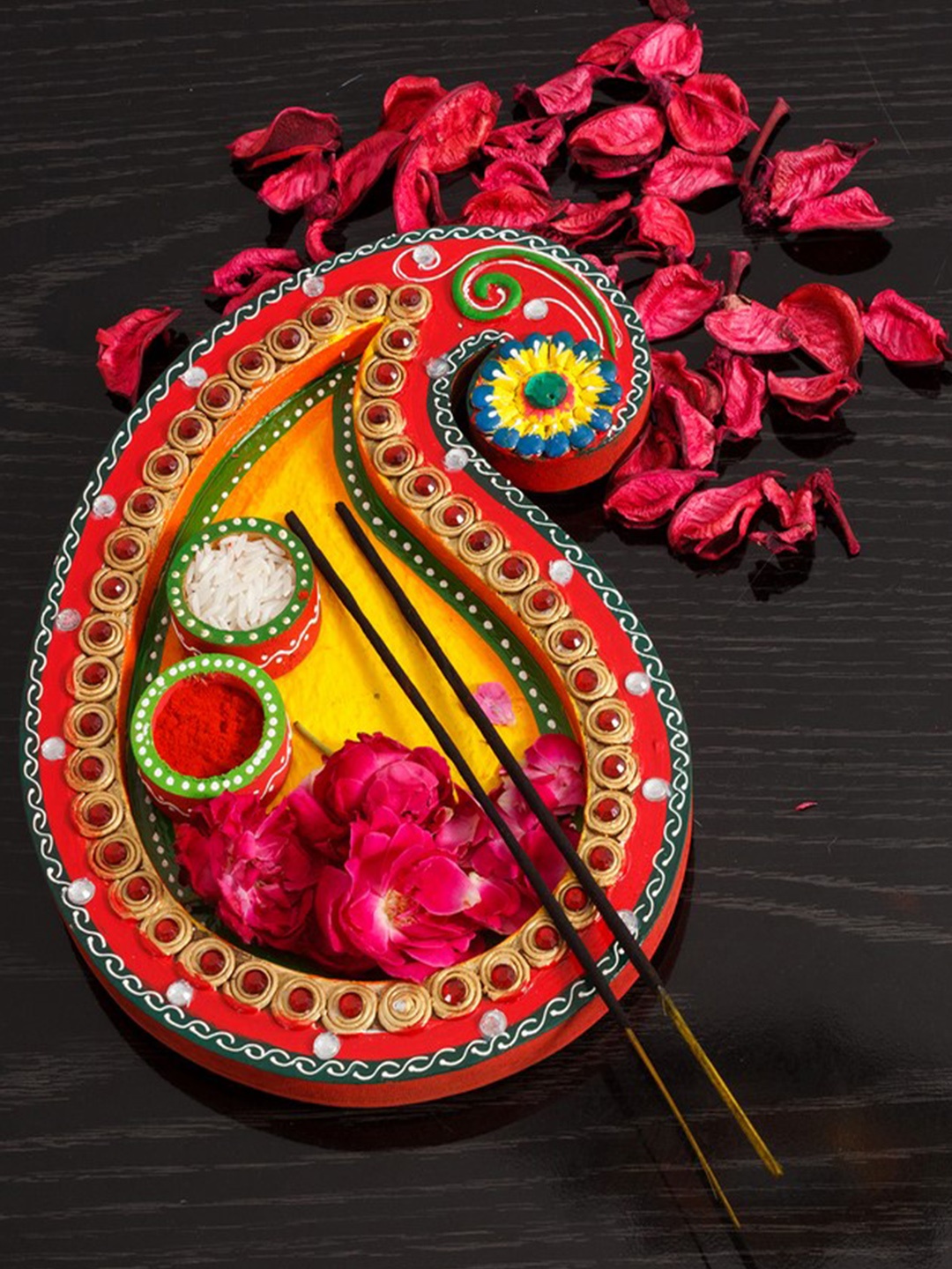 

eCraftIndia Yellow & Red Paisley-Shaped Handcrafted Multiutility Pooja Thali