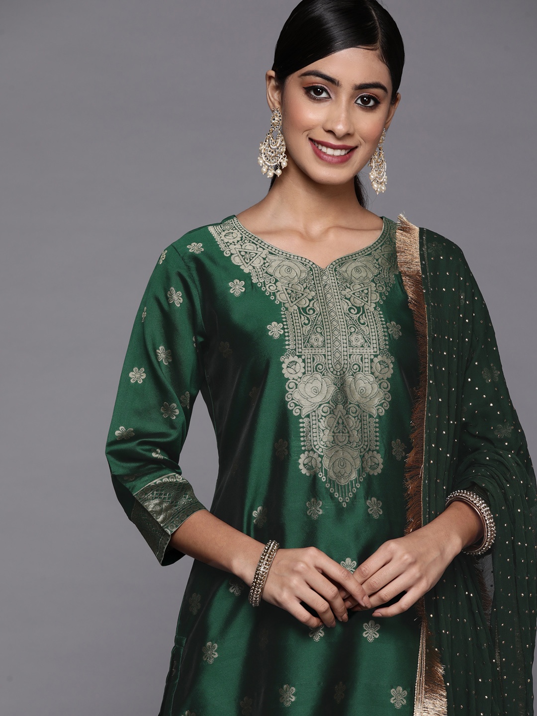 

Varanga Women Green Kurta with Trousers & With Dupatta