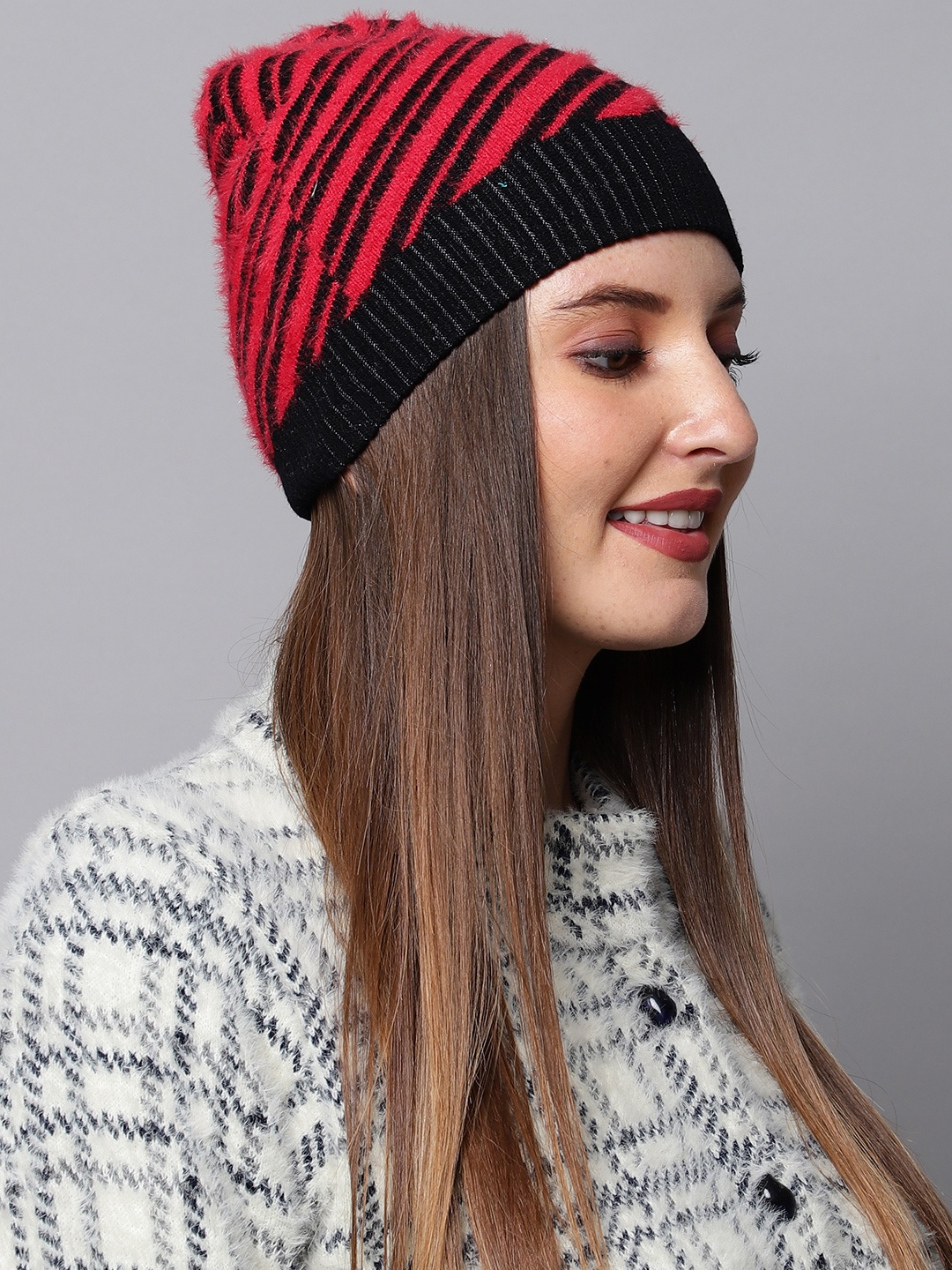 

ELLIS Women Red & Black Beanie