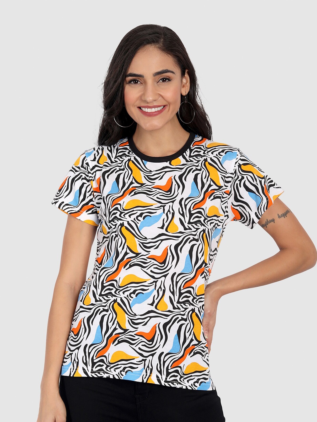 

CHOZI Women Printed T-shirt, Black