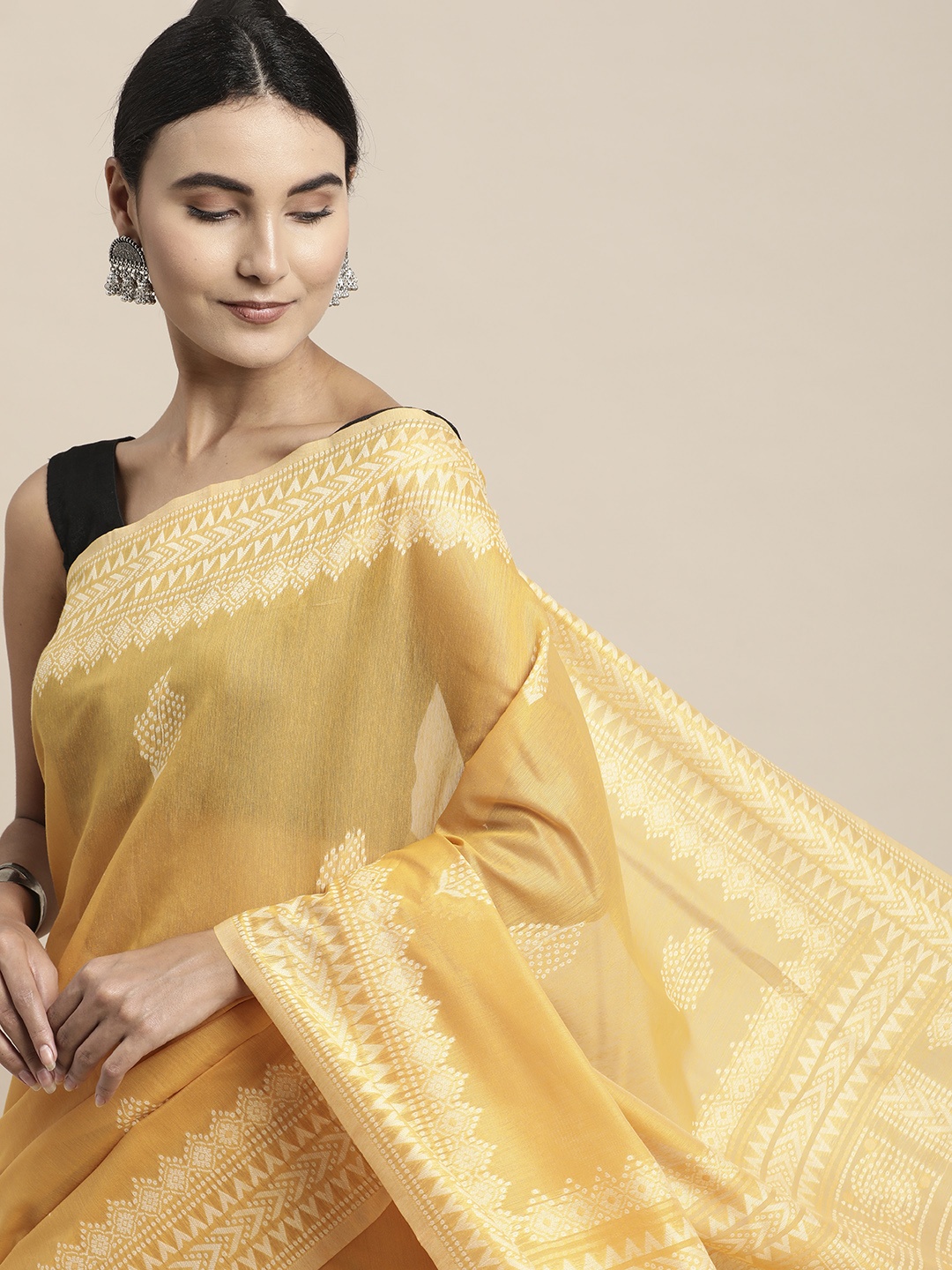 

VISHNU WEAVES Yellow & White Ethnic Motifs Printed Khadi Saree