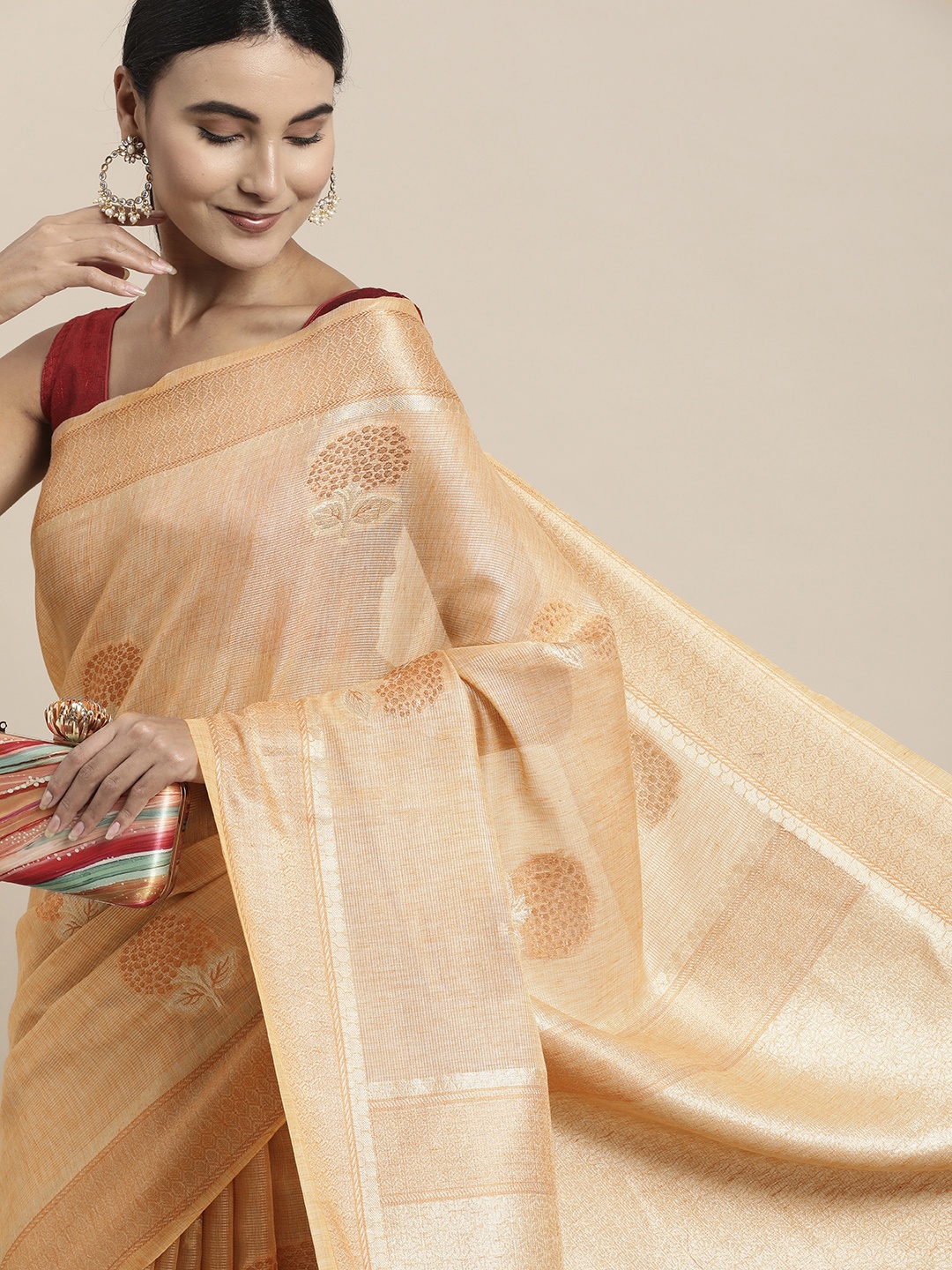 

VISHNU WEAVES Peach-Coloured Ethnic Motifs Zari Saree