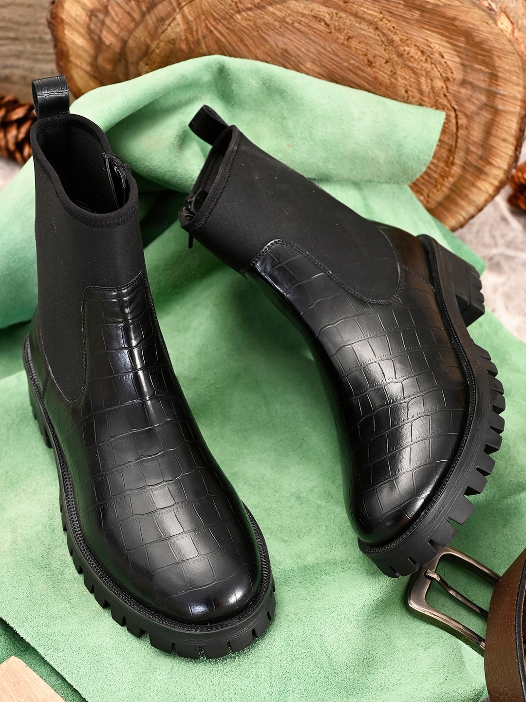 

DressBerry Women Black Chelsea Boots