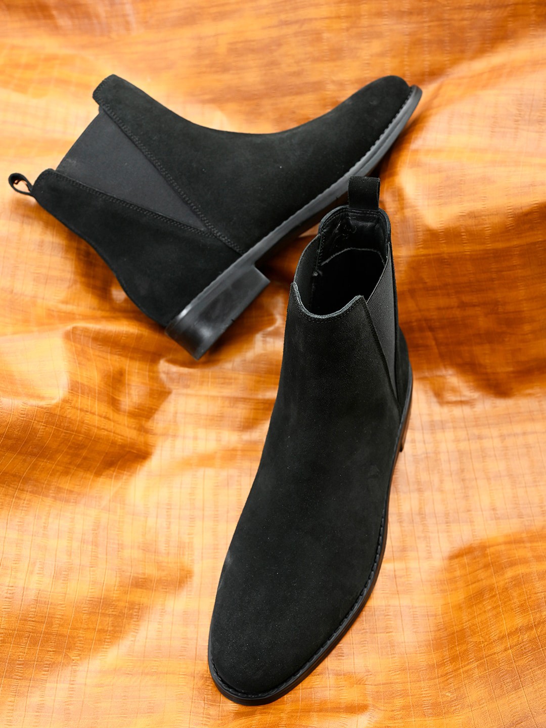 

DressBerry Women Black Solid Leather Chelsea Boots