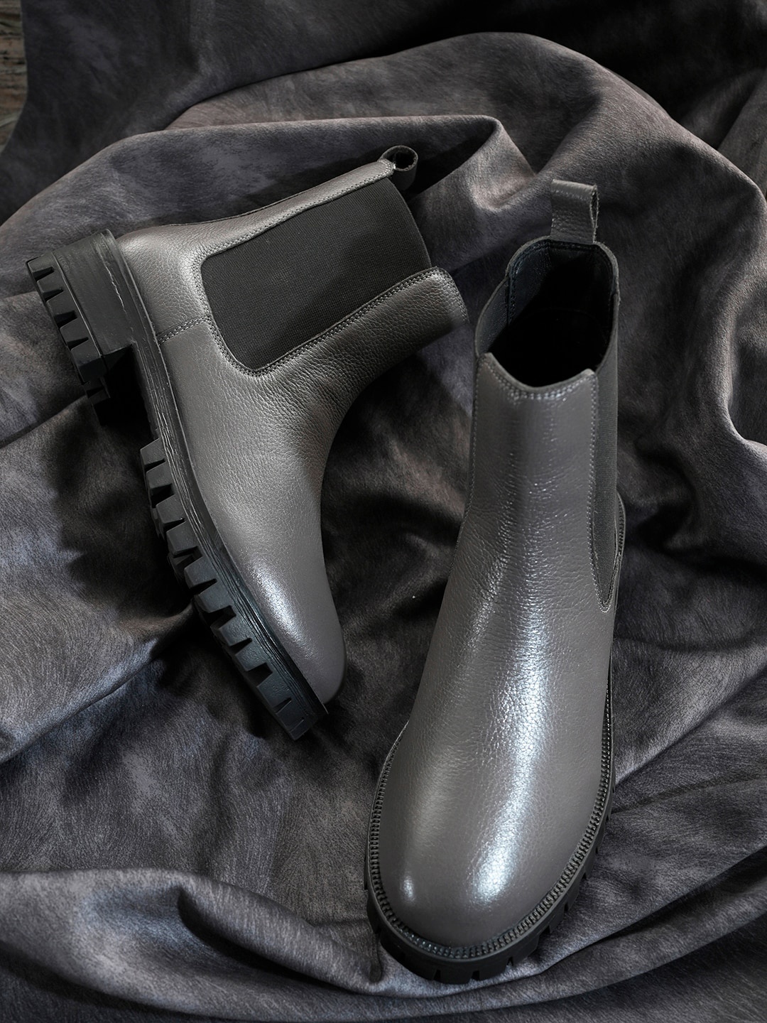 

DressBerry Women Grey Leather Chelsea Boots