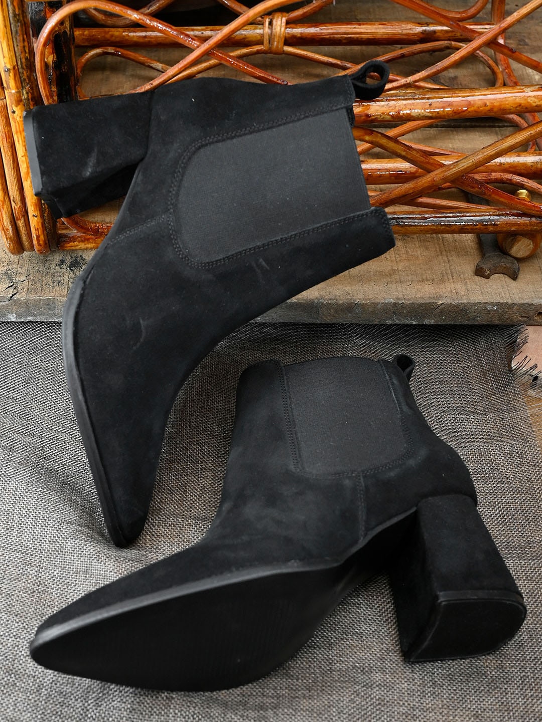 

DressBerry Women Black Leather Chelsea Boots