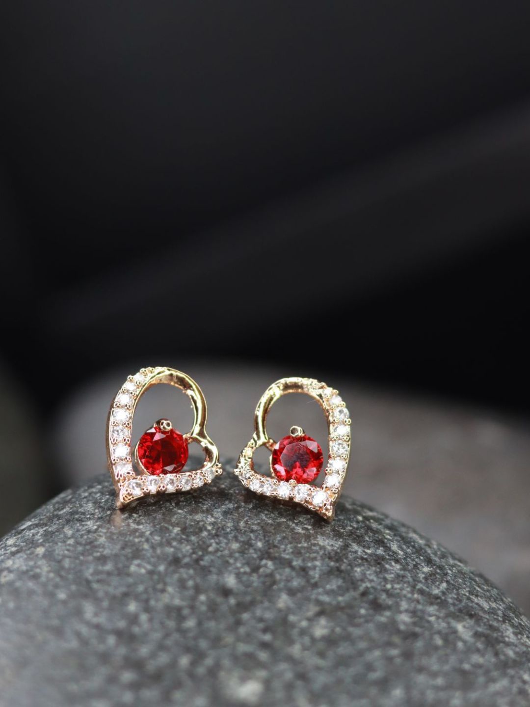 

I Jewels Red & Gold-Toned Heart Shaped Studs Earrings