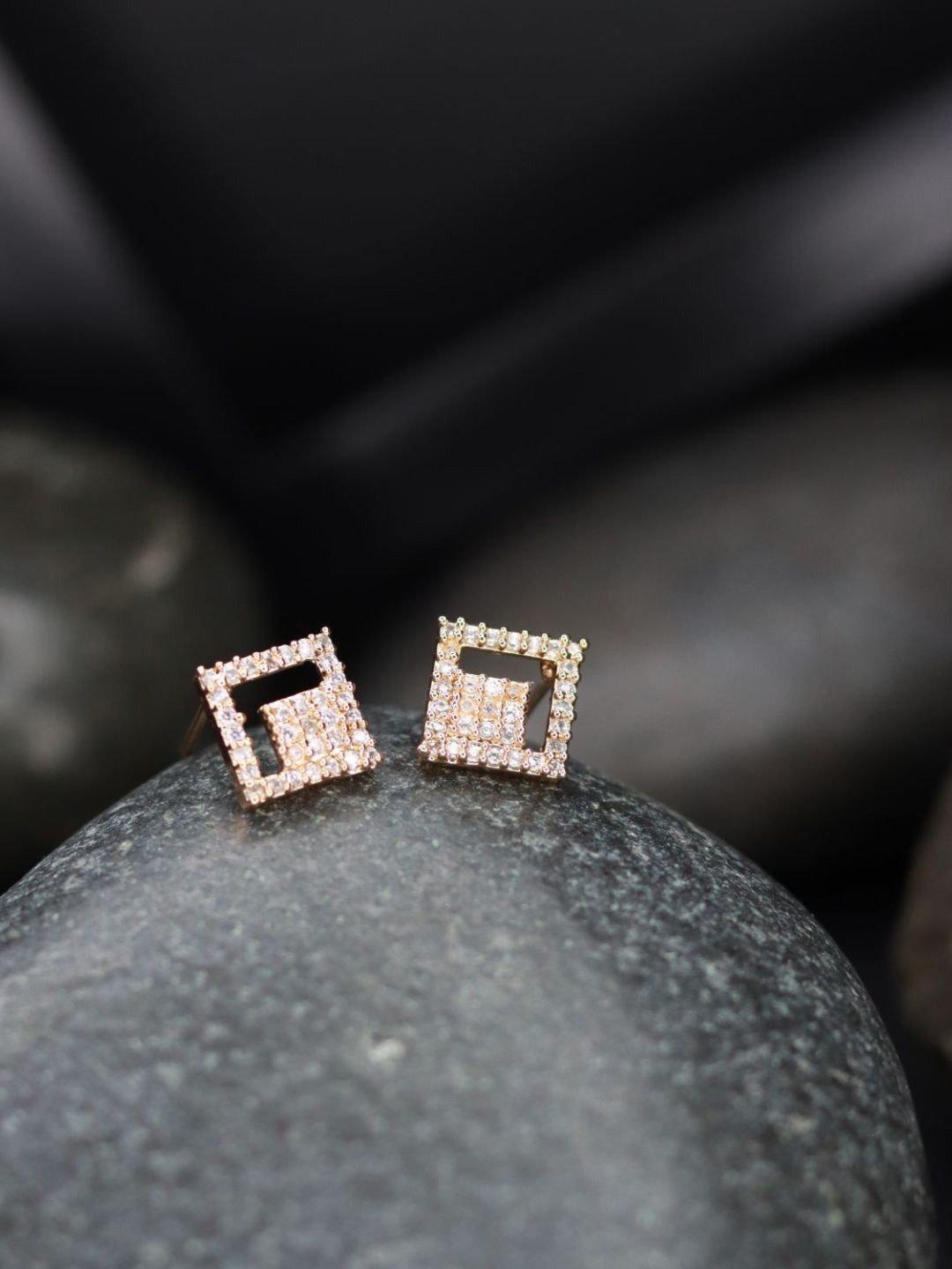 

I Jewels Rose Gold Diamond Shaped Studs Earrings