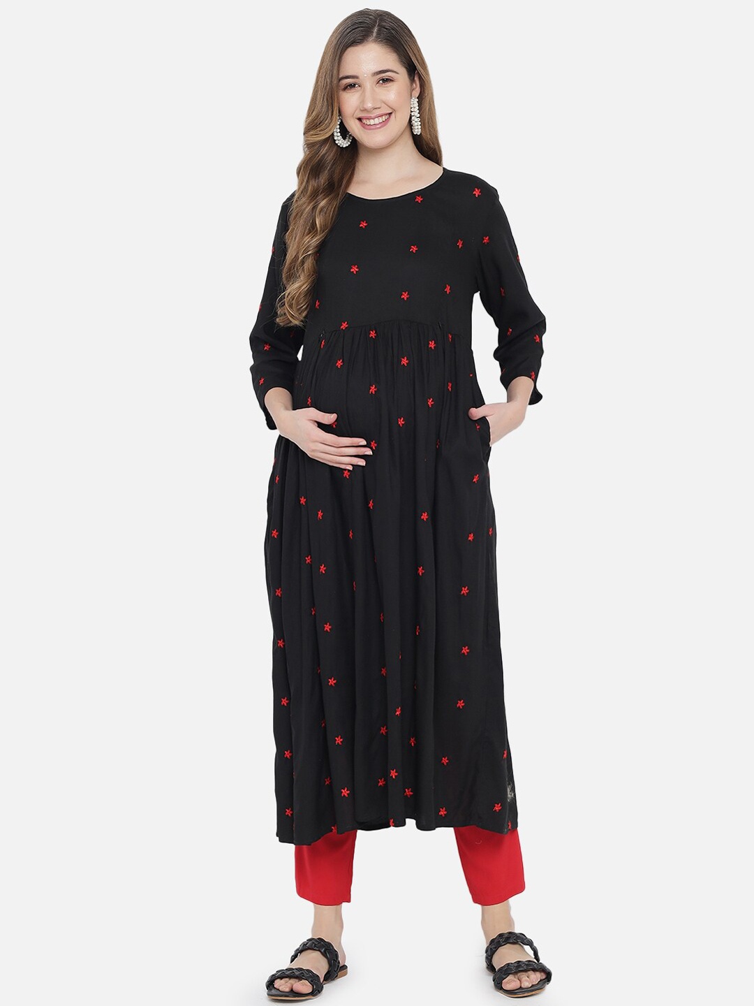 

Aujjessa Women Black & Red Floral Embroided Maternity Feeding Anarkali Kurta