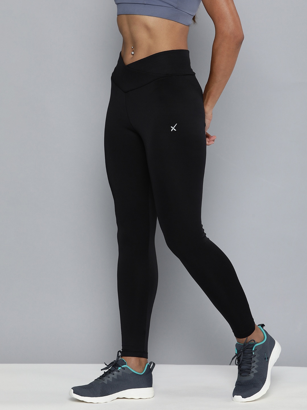 

HRX by Hrithik Roshan Women Black Solid Rapid-Dry Running Tights