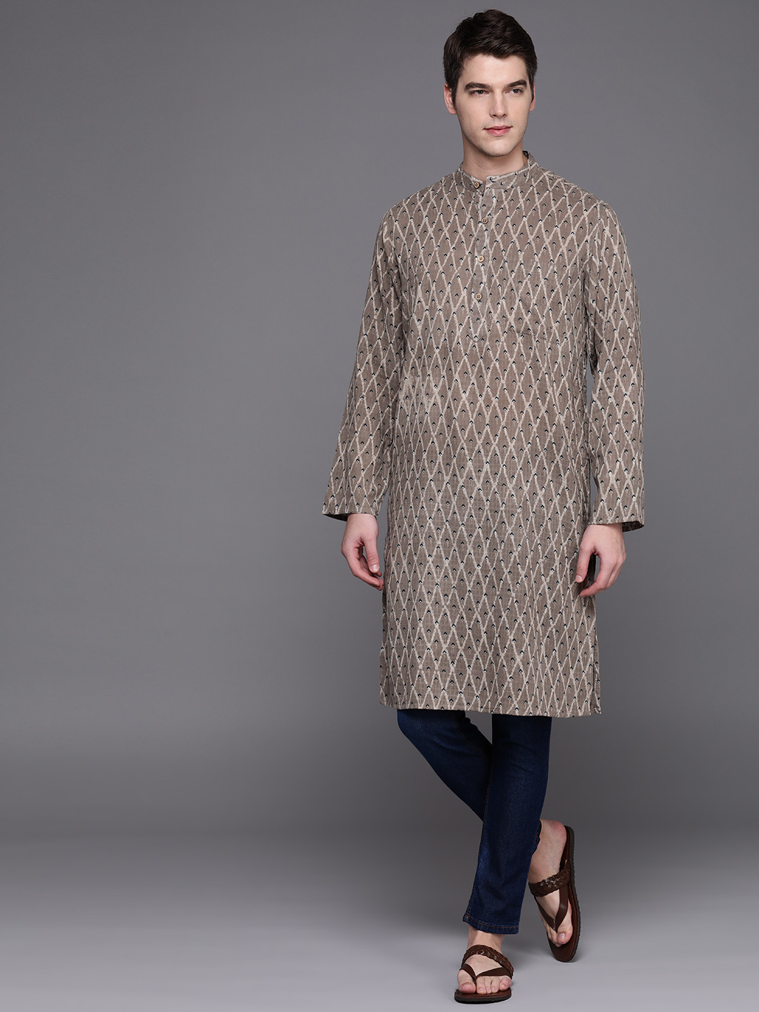 

Fabindia Men Pure Cotton Geometric Printed Kurta, Grey