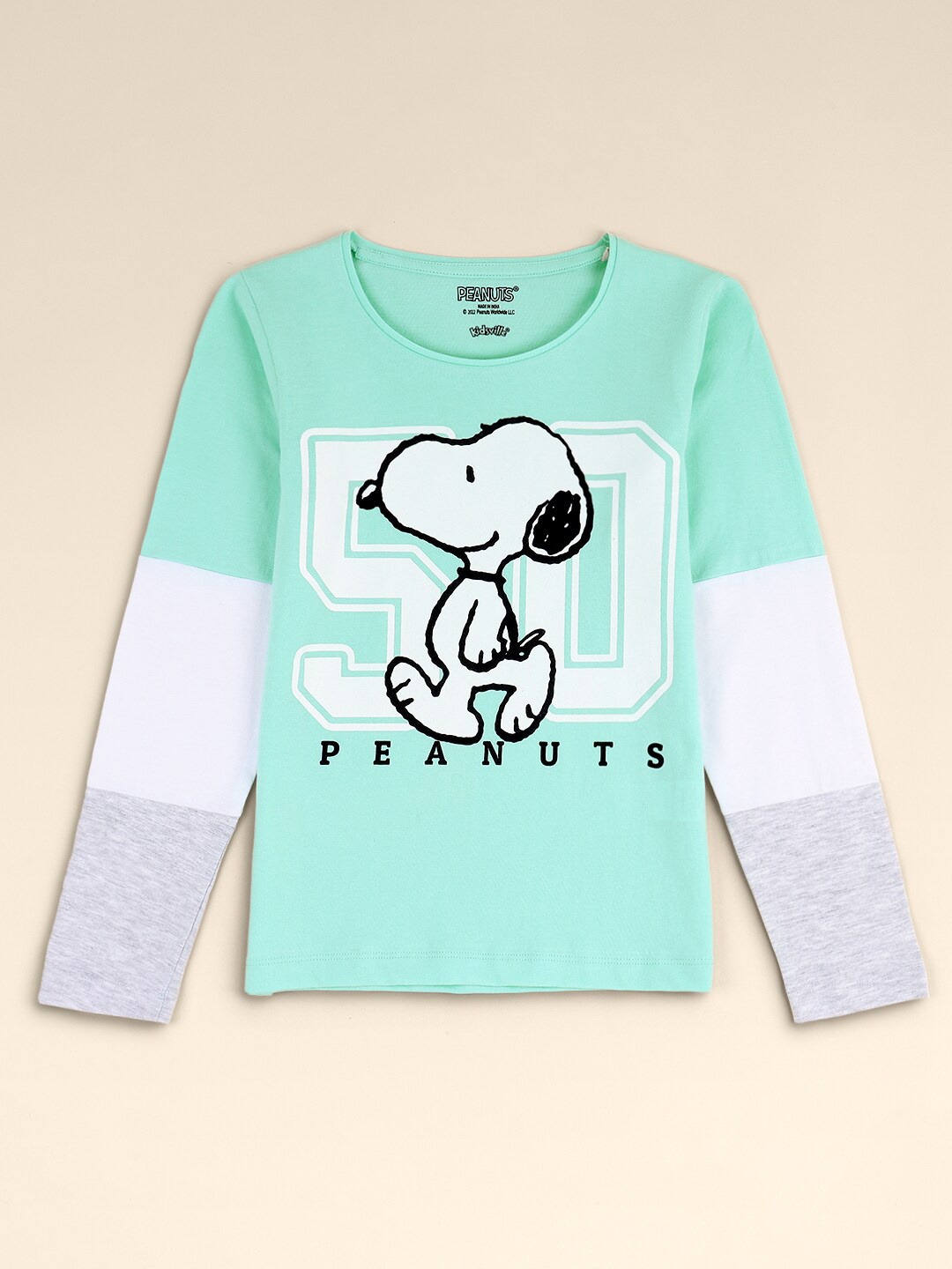 

Kids Ville Girls Green & White Peanuts Print T-shirt