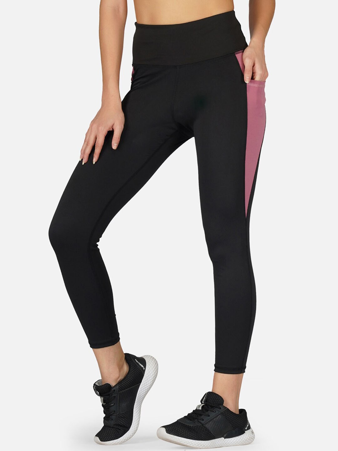 

IMPERATIVE Women Black & Purple Colourblocked Slim-Fit Tights