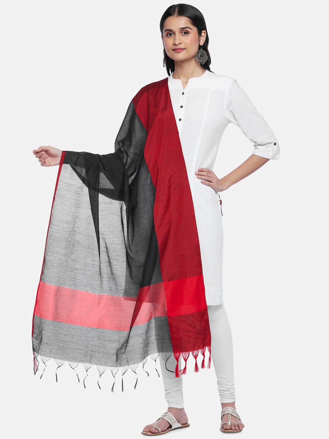 

RANGMANCH BY PANTALOONS Women Black & Red Solid Cotton Blend Dupatta