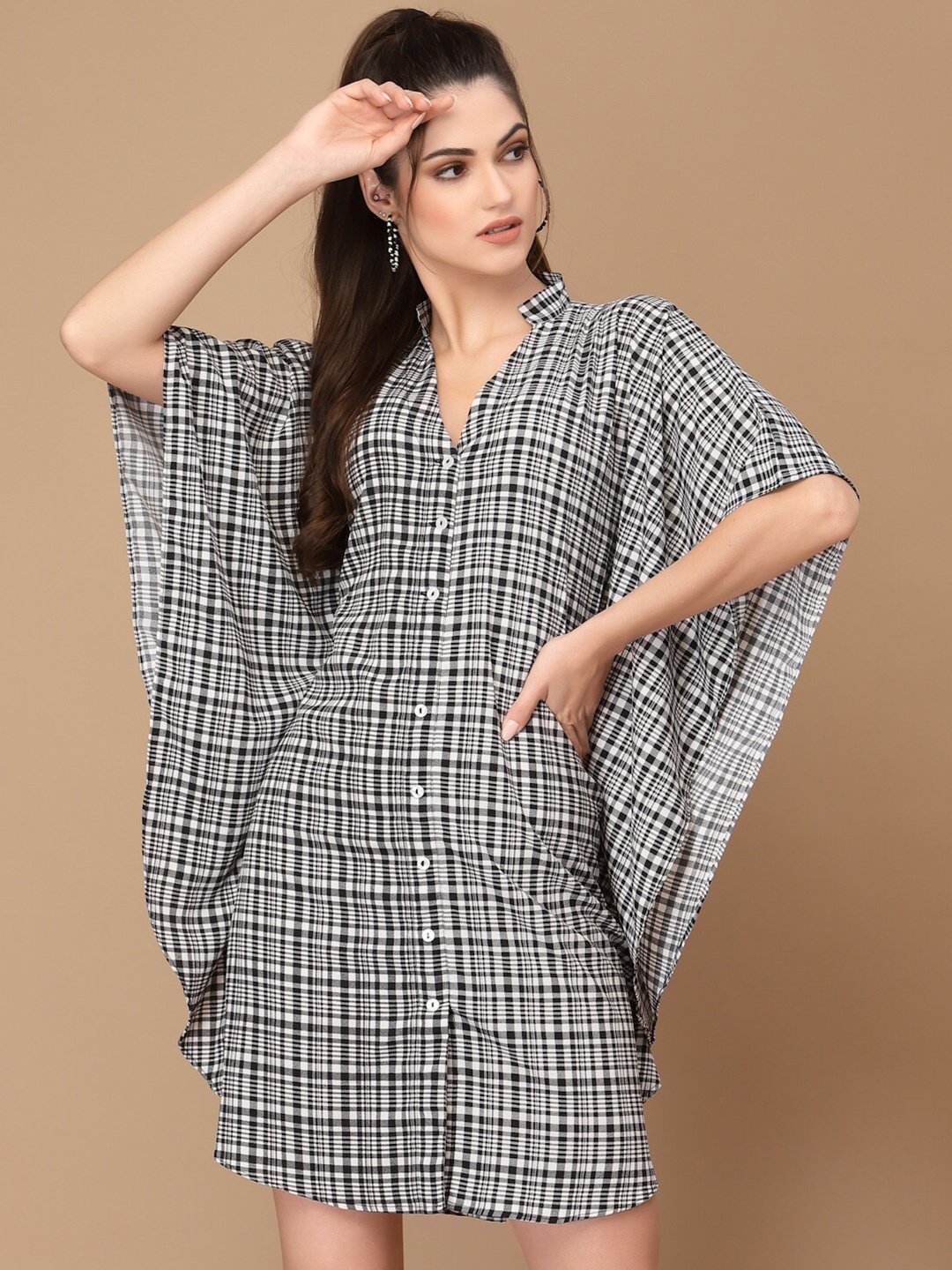 

KASSUALLY Women White & Black Checked Shrug