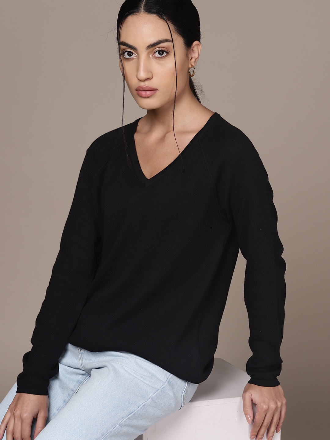 

Macy's Karen Scott Women Solid V-Neck Raglan Sleeves Pullover, Black