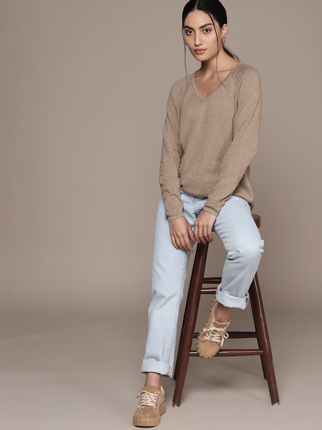 

Macy's Karen Scott Women Solid V-Neck Raglan Sleeves Pullover, Beige