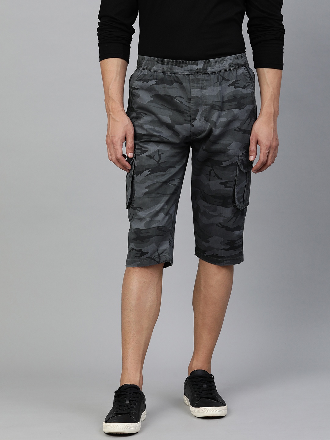 

ADBUCKS Men Blue & Charcoal Grey Camouflage Printed Pure Cotton 3/4th Cargo Shorts