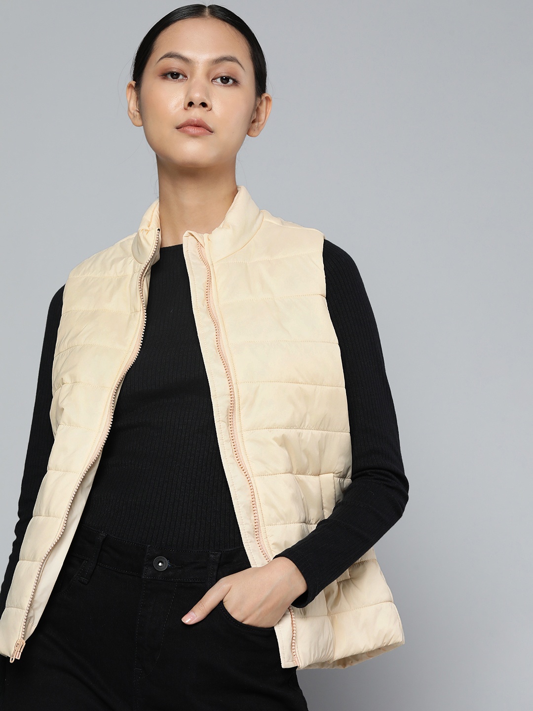 

ether Women Cream-coloured Solid Sleeveless Padded Jacket