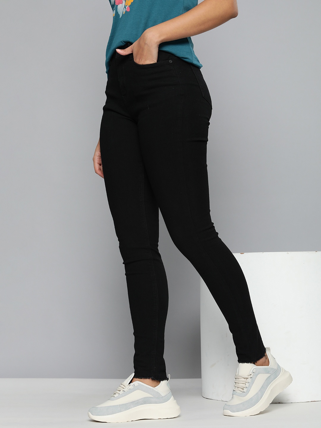 

HERE&NOW Women Black Skinny Fit High-Rise Stretchable Jeans