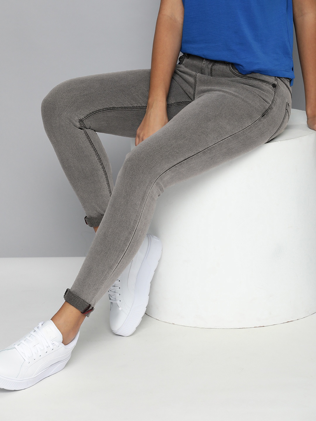 

HERE&NOW Women Grey Skinny Fit Low Distress Stretchable Jeans