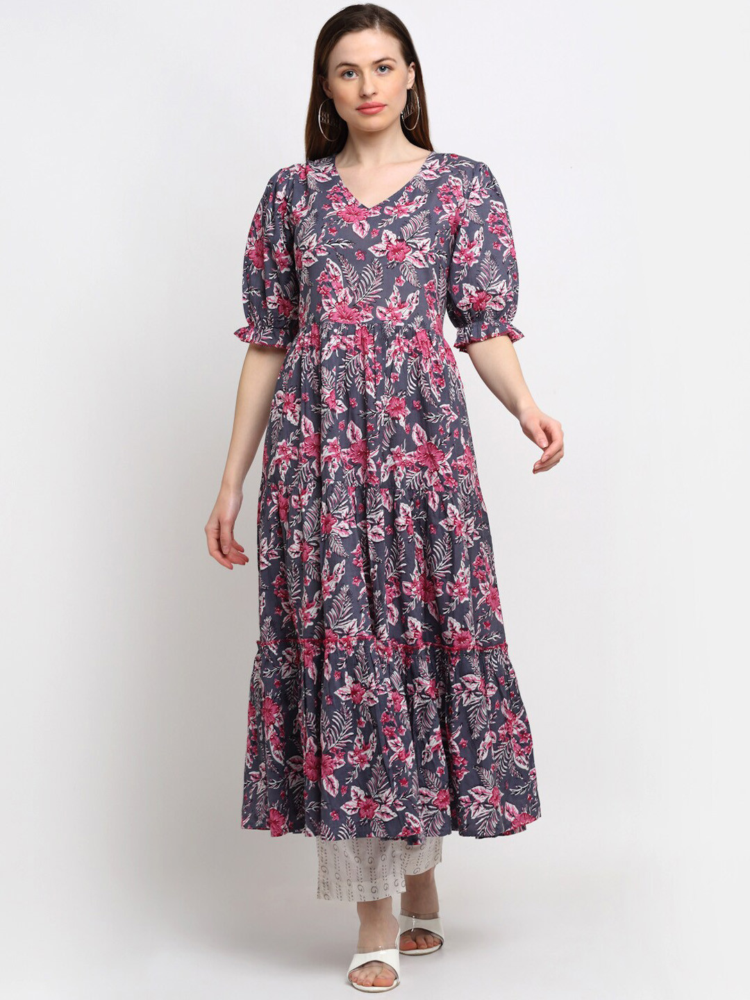 

Assamica Women Grey & Pink Floral Printed Floral Anarkali Kurta