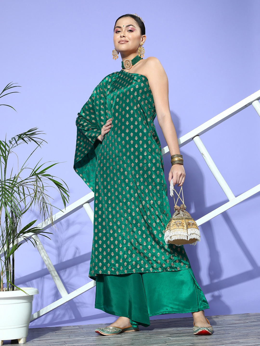 

InWeave Women Ethnic Motifs Poly Crepe New Neckline Kurta Set, Green