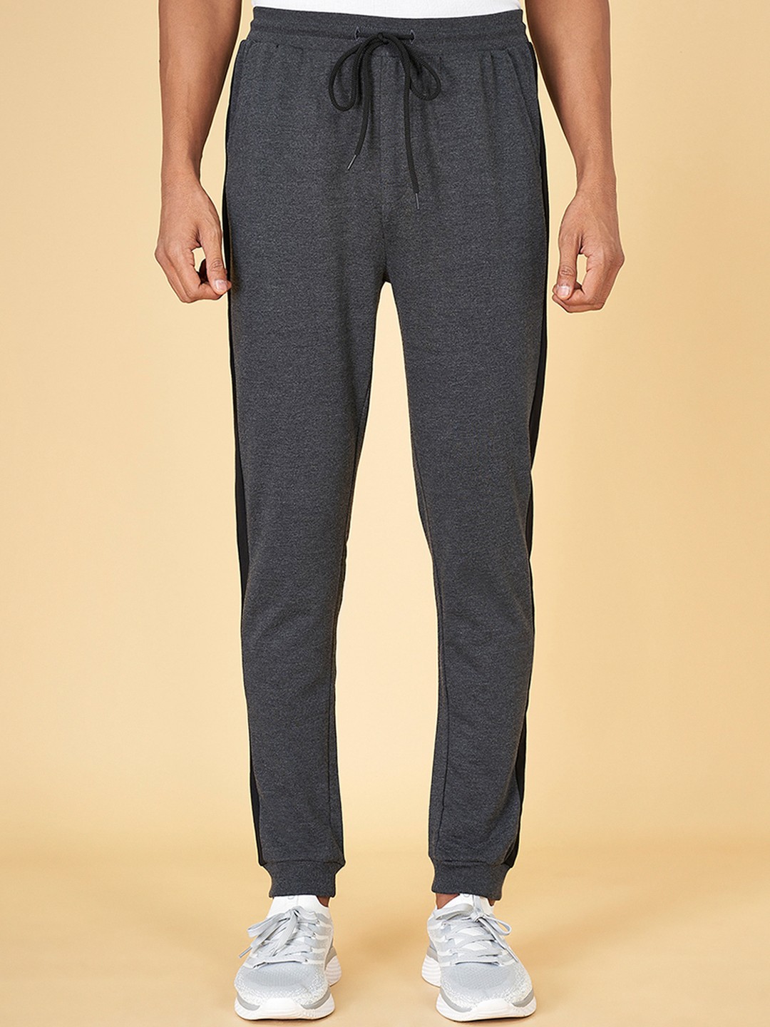 

Ajile by Pantaloons Men Black Solid Slim-Fit Joggers