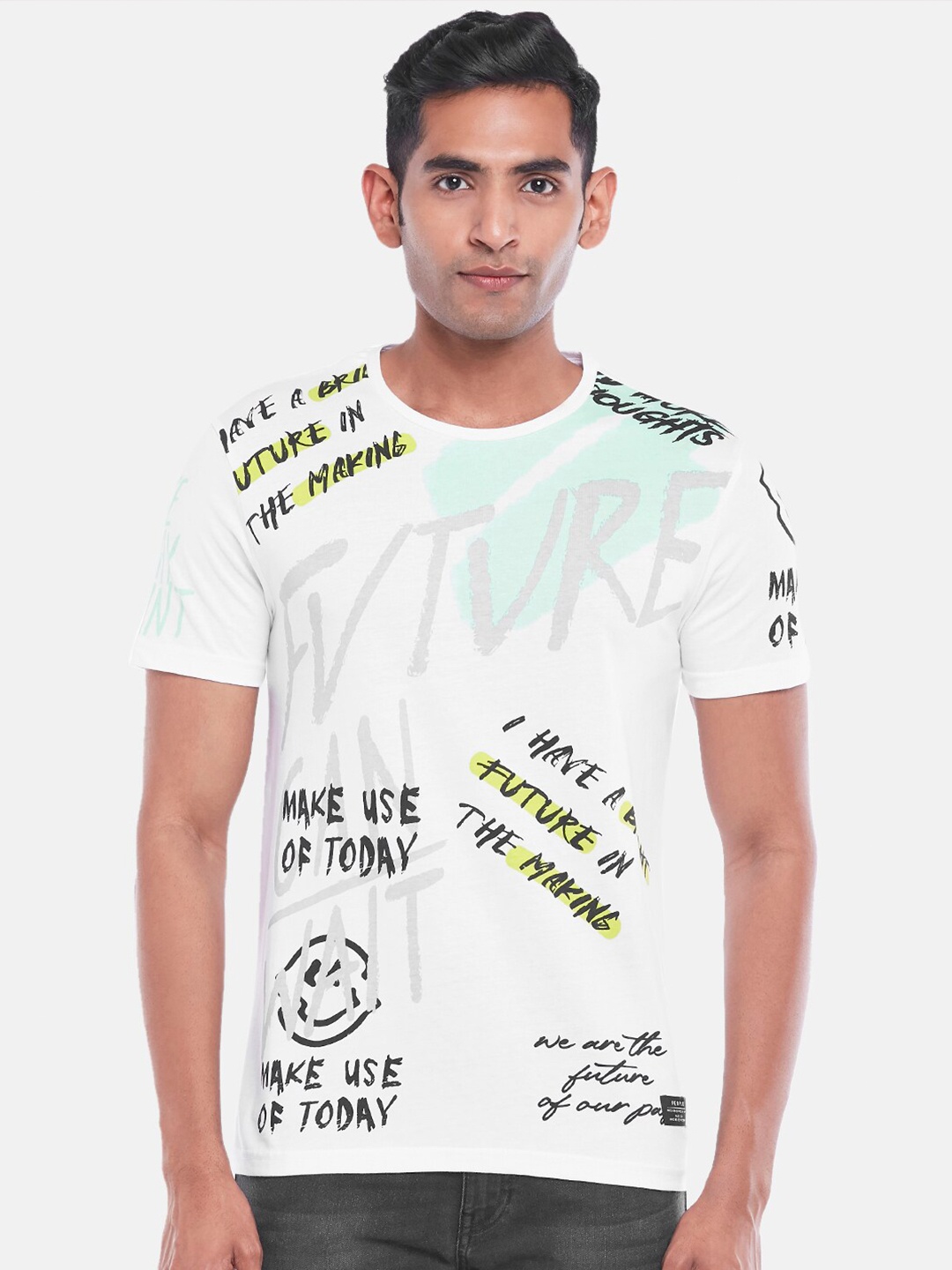 

People Men Off White Typography Printed Slim Fit T-shirt