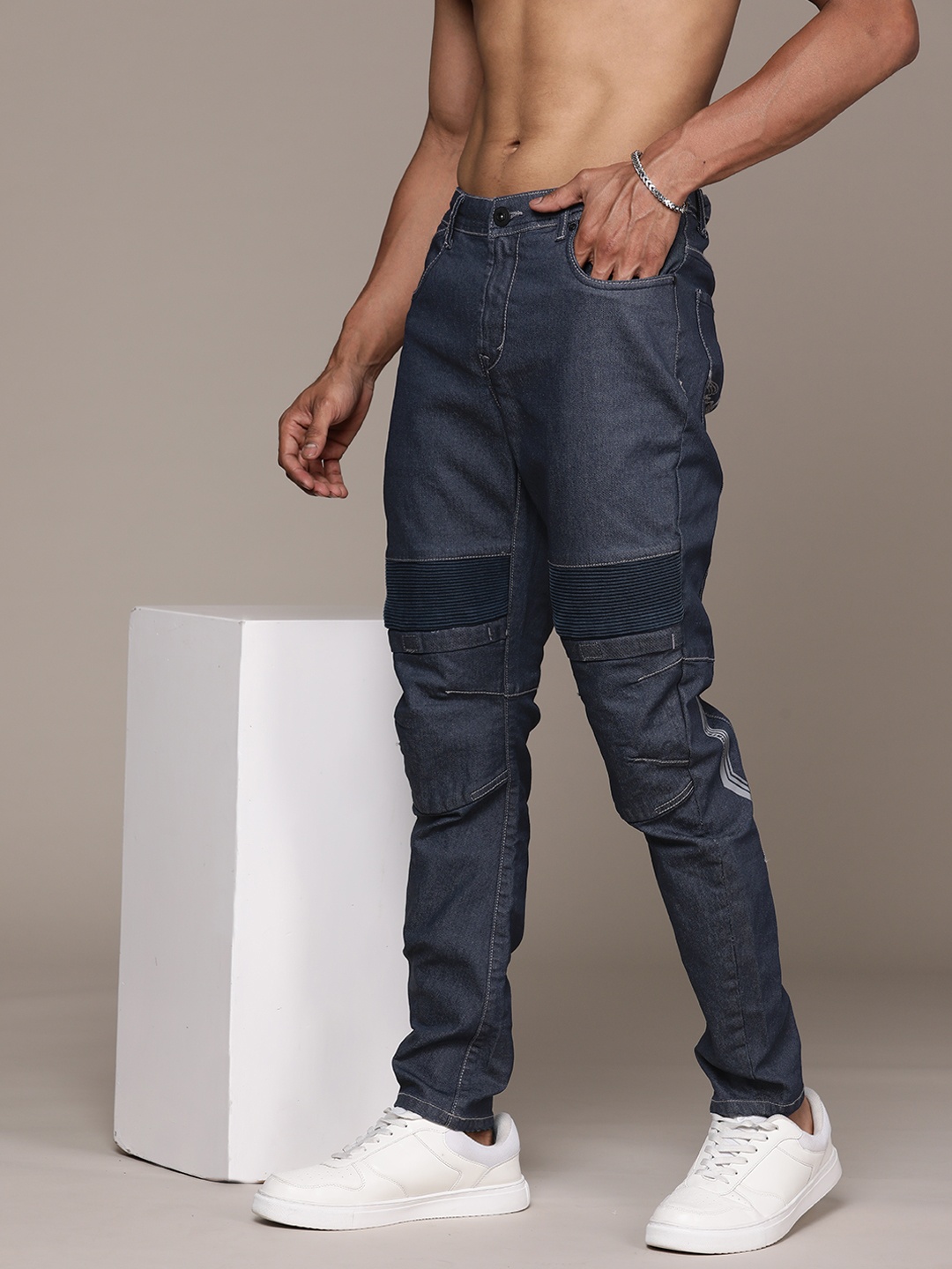 

The Roadster Lifestyle Co. Men Biker Fit Mid Rise Jeans, Navy blue