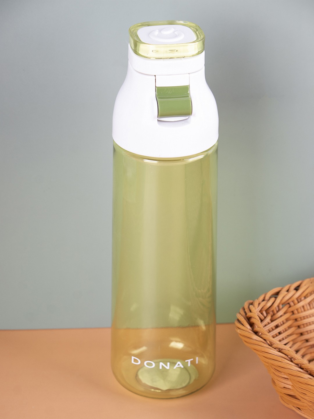 

MARKET99 Green Solid Plastic Sipper Water Bottle 660 ml