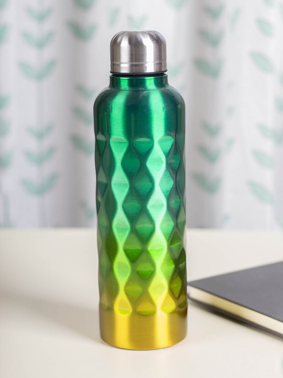 

MARKET99 Green & Yellow Printed Stainless Steel Water Bottle 750 ml