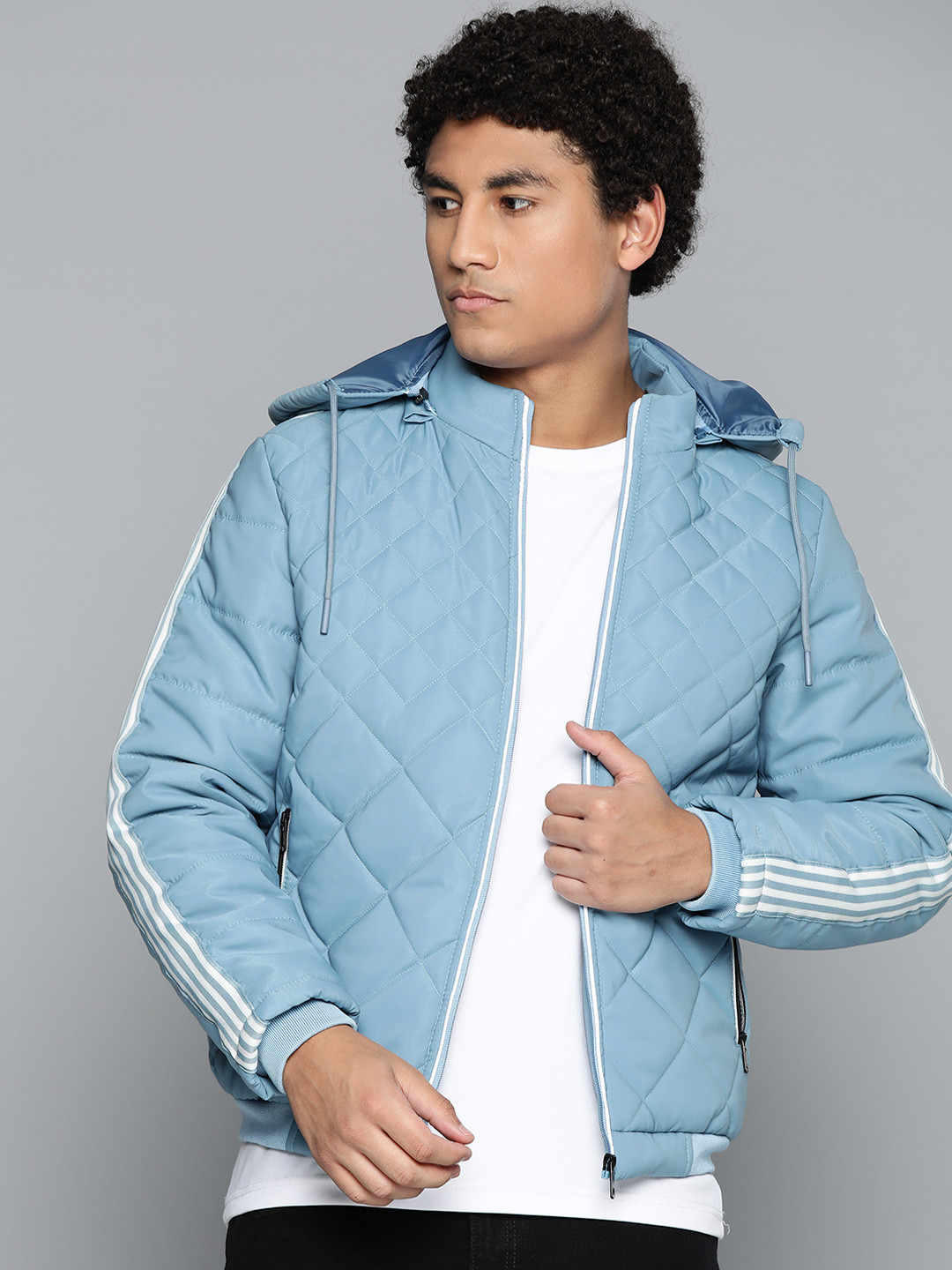 

Fort Collins Men Blue Solid Padded Jacket