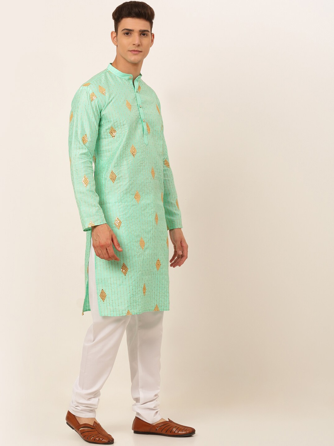 

Jompers Men Turquoise Blue Embellished Kurta & Pyjamas