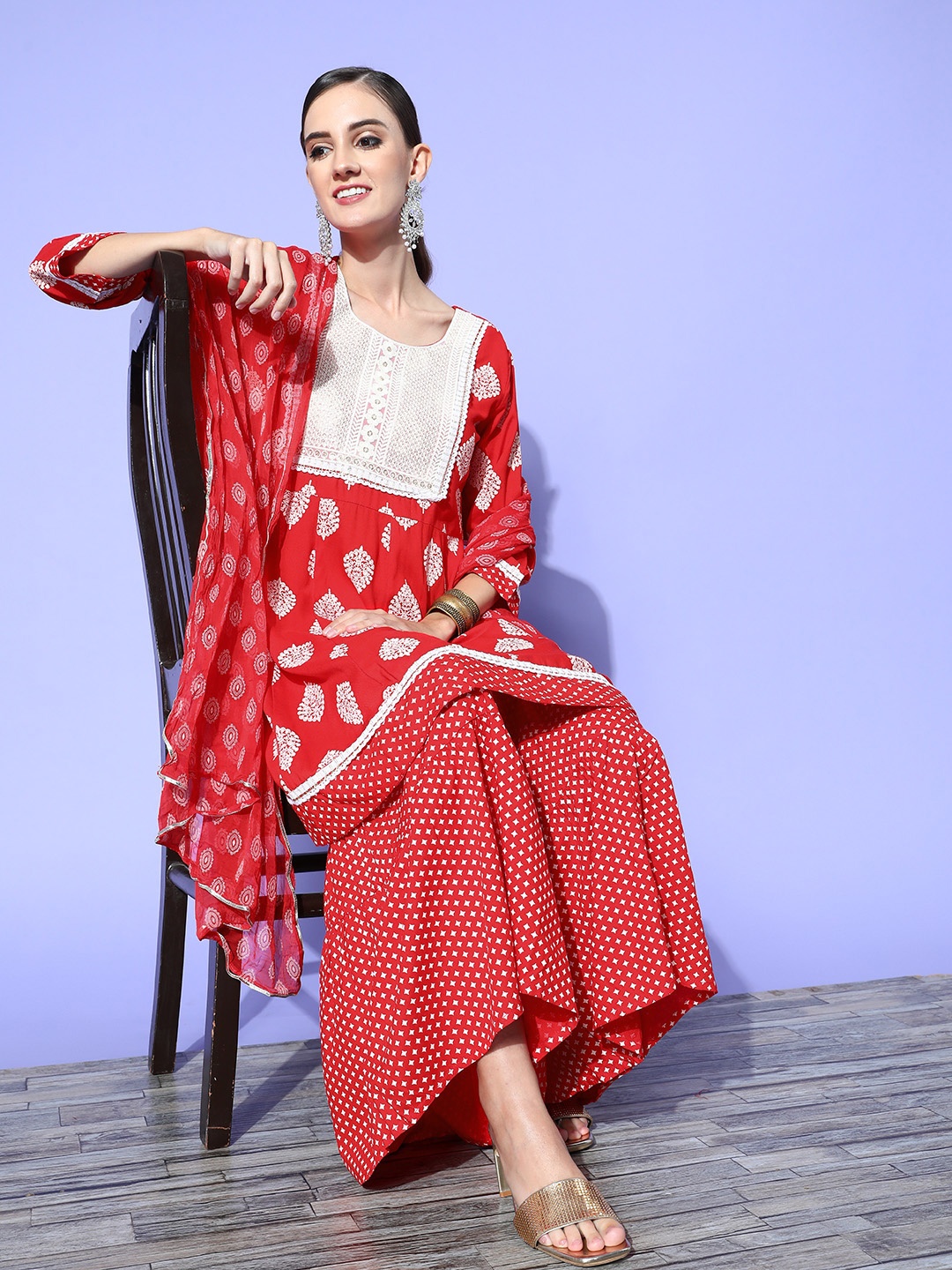 

InWeave Women Ethnic Motifs Viscose Rayon Print Parade Kurta Set, Red